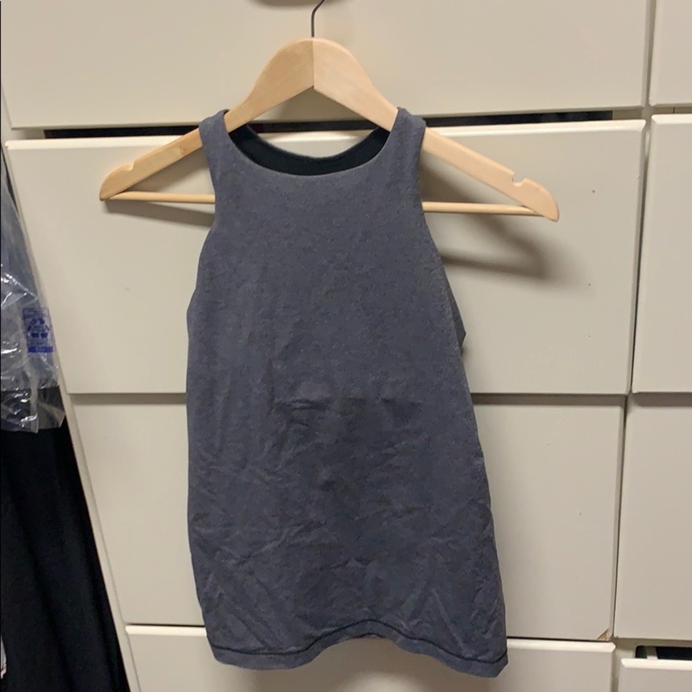 Lulu lemon grey top